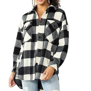 So Womens‎ Shacket XL Black White Plaid Button Up Oversized Cozy Shirttail Hem